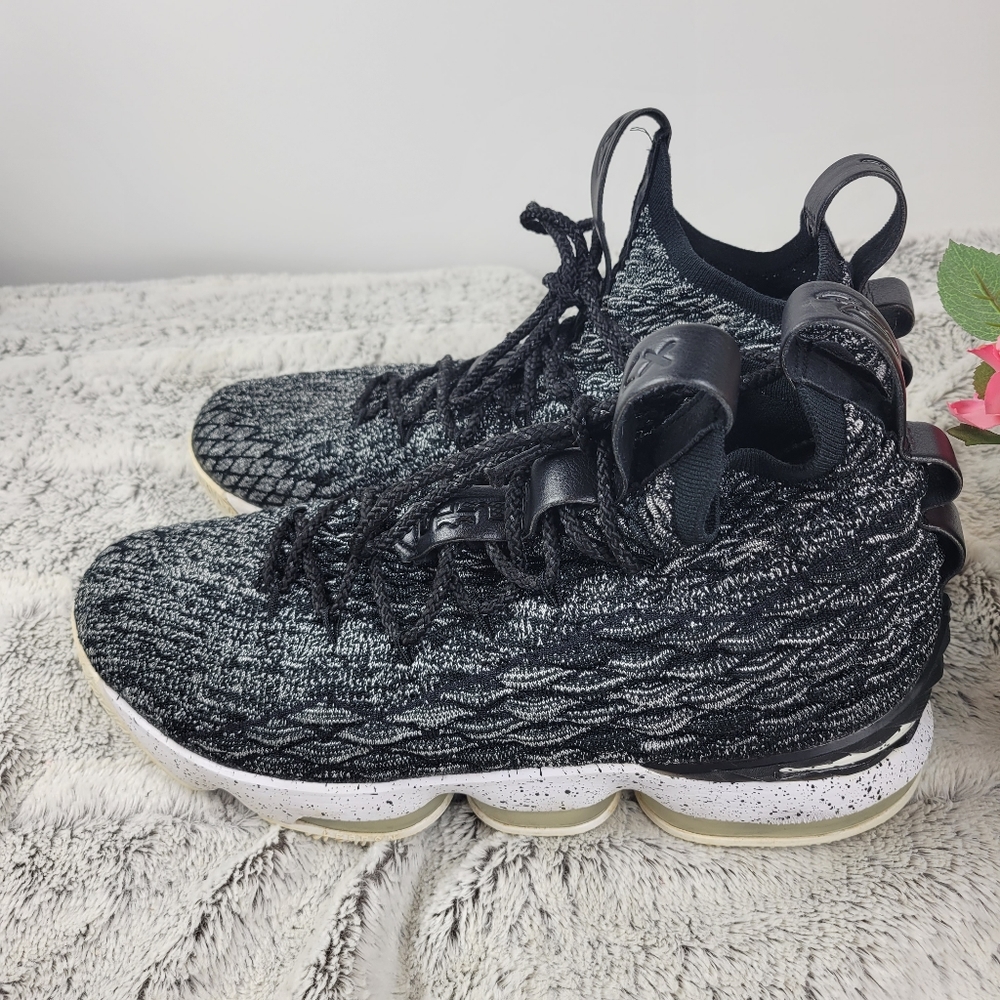 Men's Nike Lebron 15